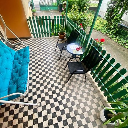 Grany'S Retro Guesthouse Near Budapest Airport ベセス エクステリア 写真